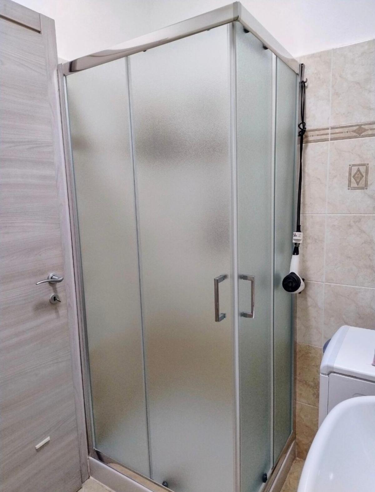 Camera Privata Nell'Appartamento In Zona Residenziale Con 2 Piscine Rapallo Exterior photo
